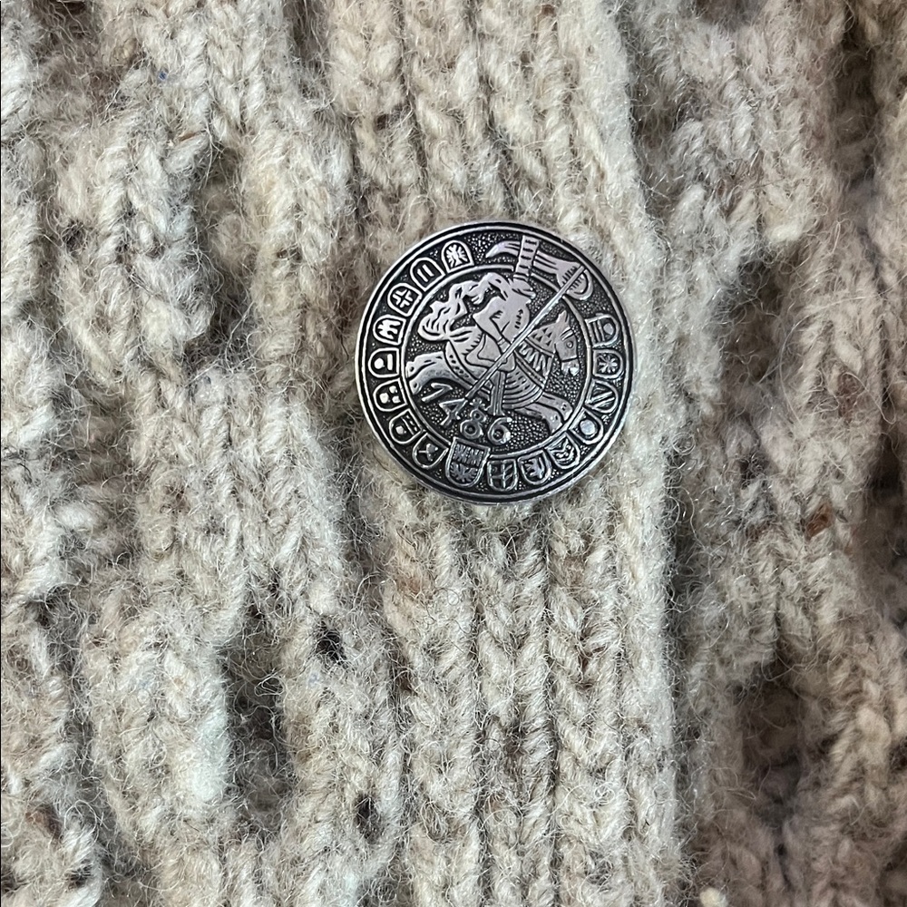 VNT WOOL HANDMADE Cable Knit Beige Sweater - Picture 2 of 4